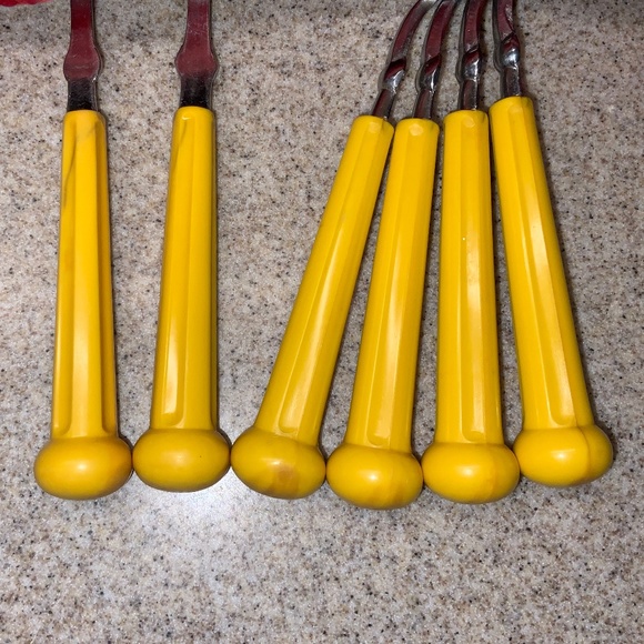 23 PIECE SET Oxford Hall VINTAGE 1973 Japan Stainless YELLOW Flatware - Picture 6 of 10